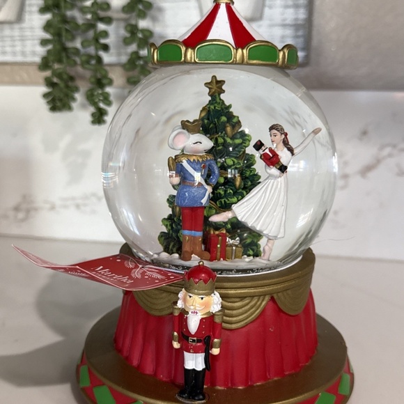 Martha Stewart The Nutcracker Ballet Music Snow Globe - Picture 1 of 5